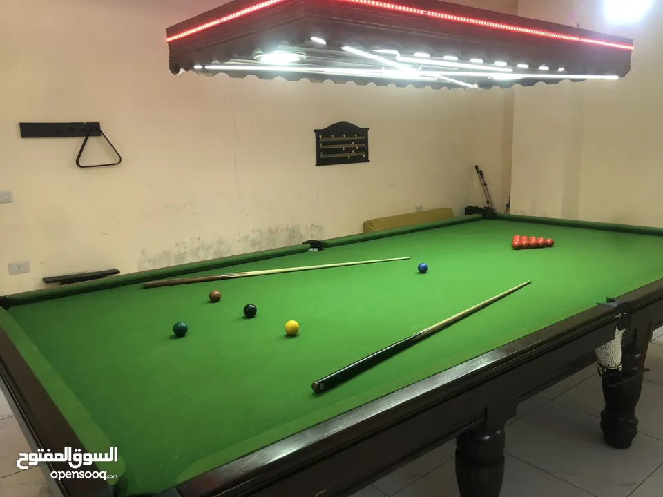 مركز العاب فيديو PlayStation وبلياردو