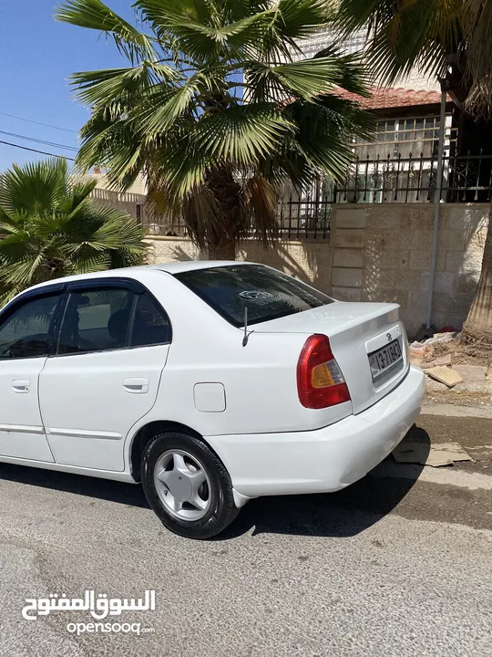 هيونداي فيرنا لون ابيضّ مميز موديل 1999
