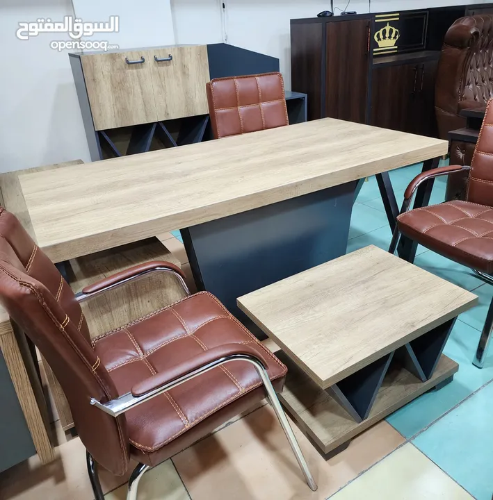 مكتب مدير قياس مترين مع جانبية وادراج وطاولة هديه مع كل مكتب توصيل مجاني لعمان