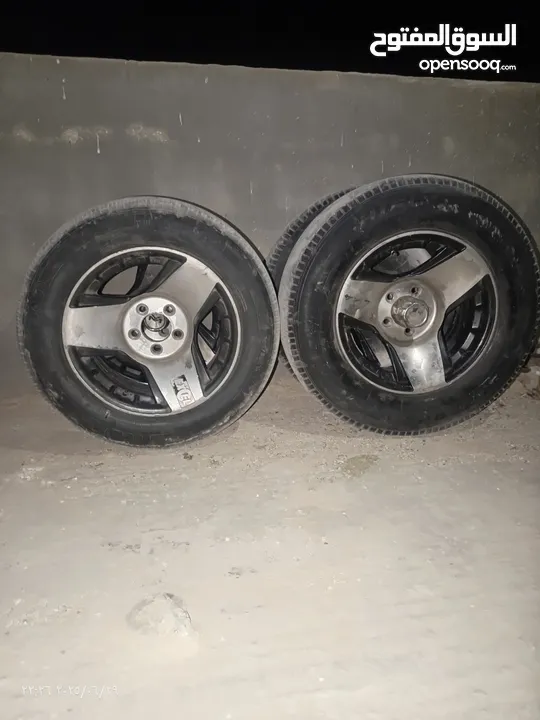 جنط للبيع ثلاث فراشات