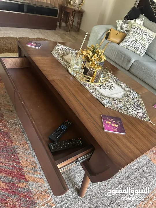 طاولات وسط