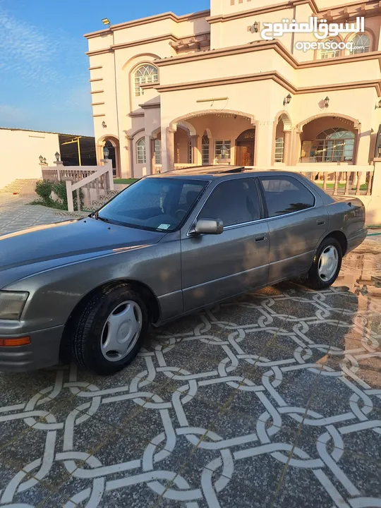 لكسز LS400