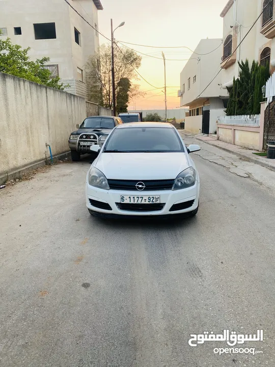 اوبل استرا بسعر حرق سياره جديده مش بحاجه لاشي (جديده) وغير هيك انا مسوال ع الفحص
