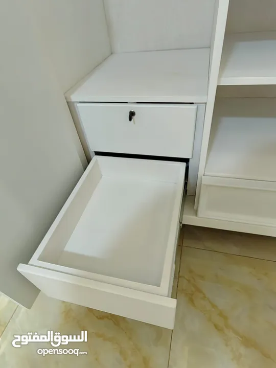 غرفه نوم امريكي   اشلي   ثقيله جدا جدا.    سبب البيع السفر  بسعر حرق والله بعوض  الغرفه ماببتعوض