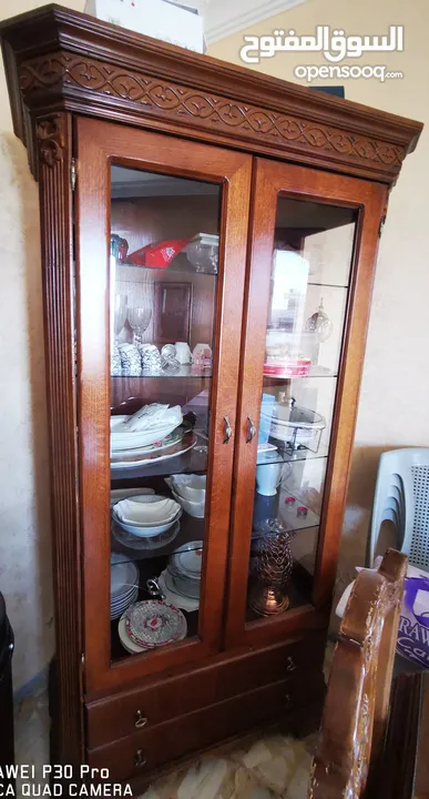 غرفة سفرة 3 قطع (طاولة و8 كراسي +فضية+دنسوار) طقم كنب يحتوي على 2 صوفة بيد