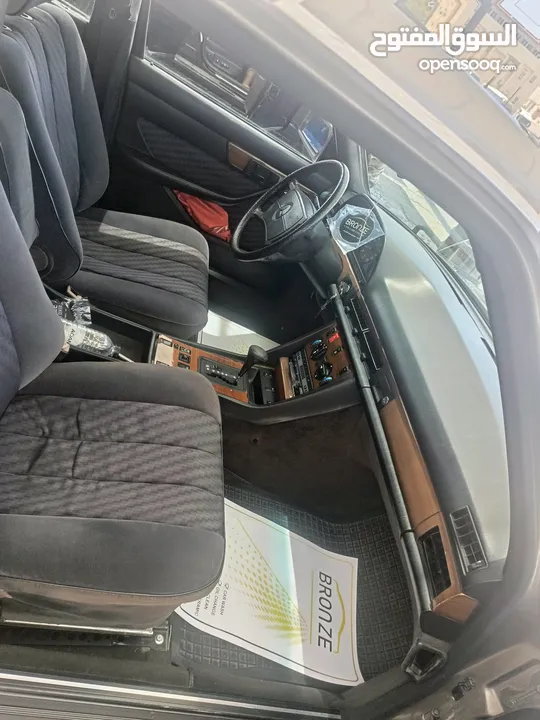 MERCEDES-BENZ W126 300SE 1990