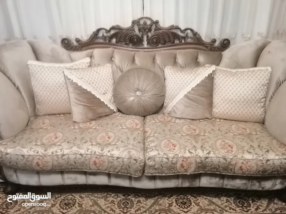 كنب مستعمل للبيع بحال الوكاله