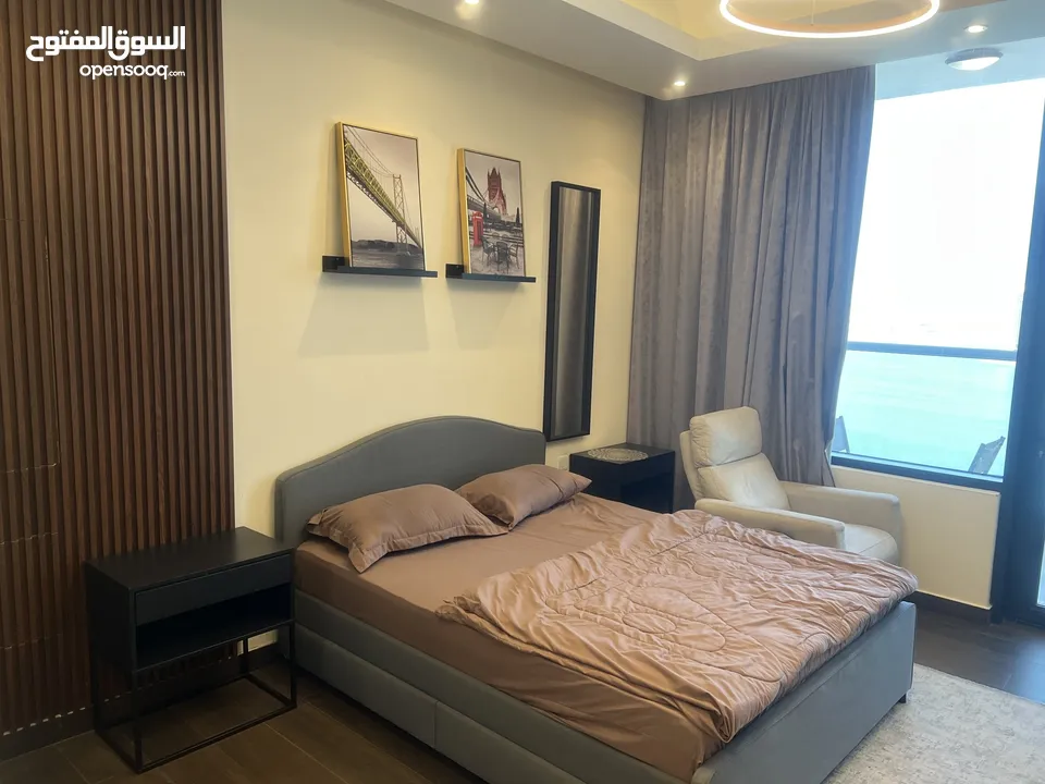 ستديو للايجار مطل على البحر يوجد بلكونه شامل ewa في مبنى جديد