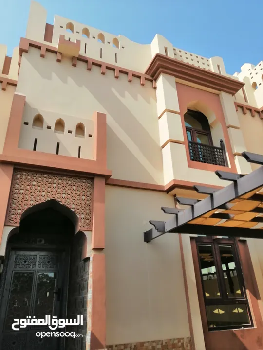 فيلا راقيه  للايجار 5 غرف في الحيل الجنوبيه villa for rent