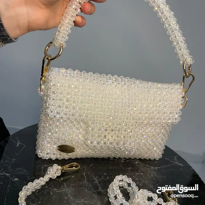 حقائب يد هاند ميد  او صناعه يدويه حسب الطلب  بالحجم واللون والموديل المرغوب ليه