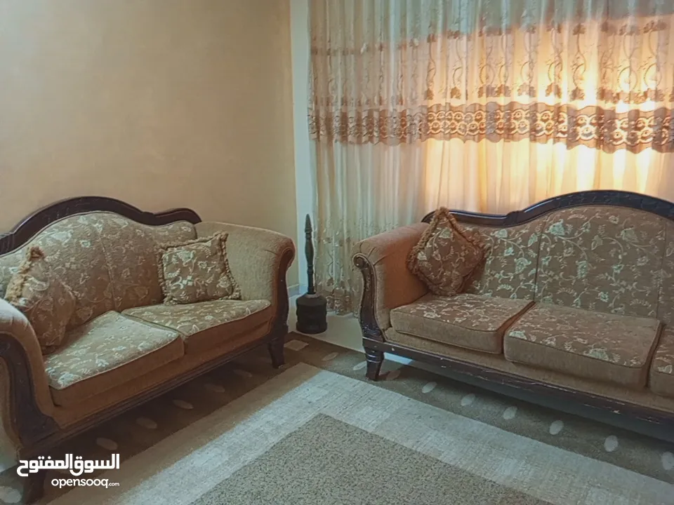 طقم زان 9 مقاعد مع بردايتين مع سجاده قياس 5×5