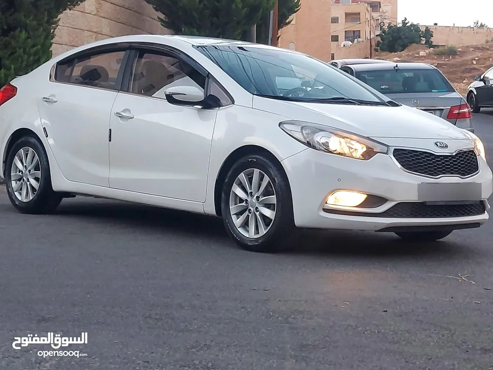 كيا3 2015 فل كامل ما عدا الفتحه