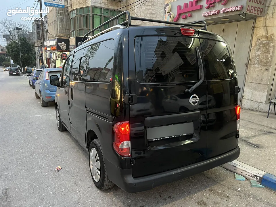 باص نيسان nv 200 ..6 ركاب