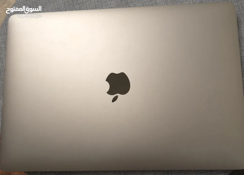 جهاز ماك بوك -Macbook Air 2020 13inch   بحالة ممتازة