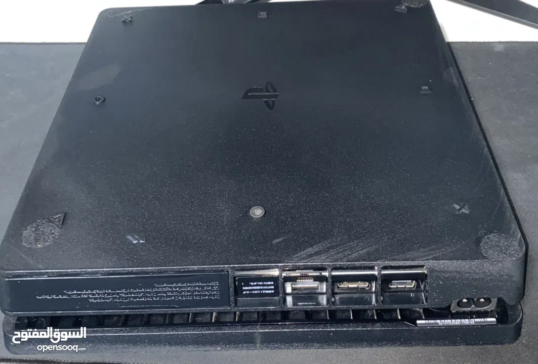 بلايستيشن 4 مستعمل شبه جديد حالة وكالة مع 3 ايادي سوني 4 اصلي حالة وكالة بلايستيشن مرتب كانه جديد