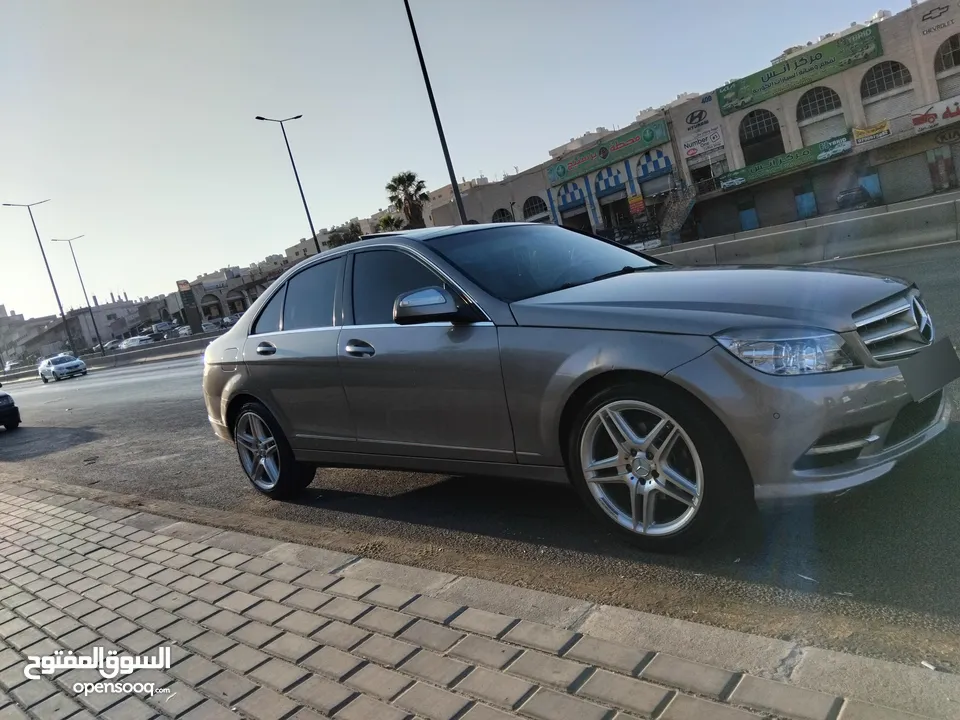 مرسيدس c200 2008 اصلي افنجارد فل الفل  لون شمباني مميز