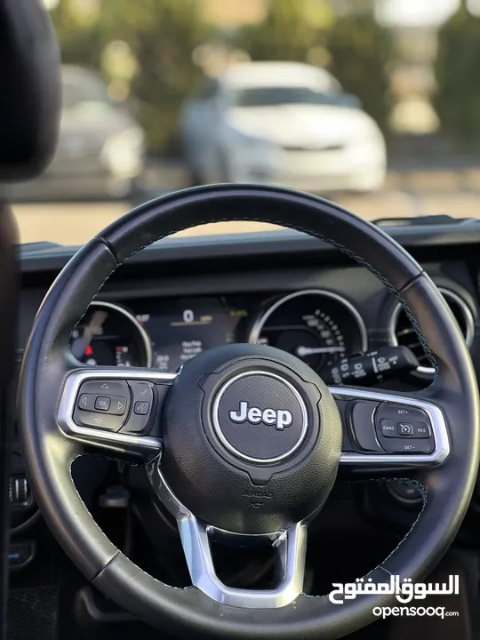 Jeeb rubicon hybrid جيب روبيكون هايبرد  فل اضافات  Plug in hybrid