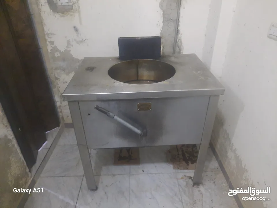 عده مطعم  ماكنه حمص ومجلى وصاج فلافل وجره فول ستيل
