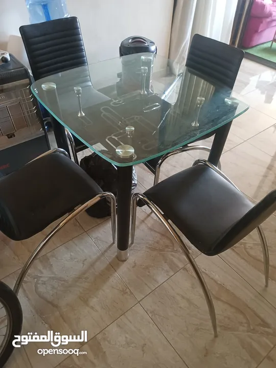 طاولة سكوريت