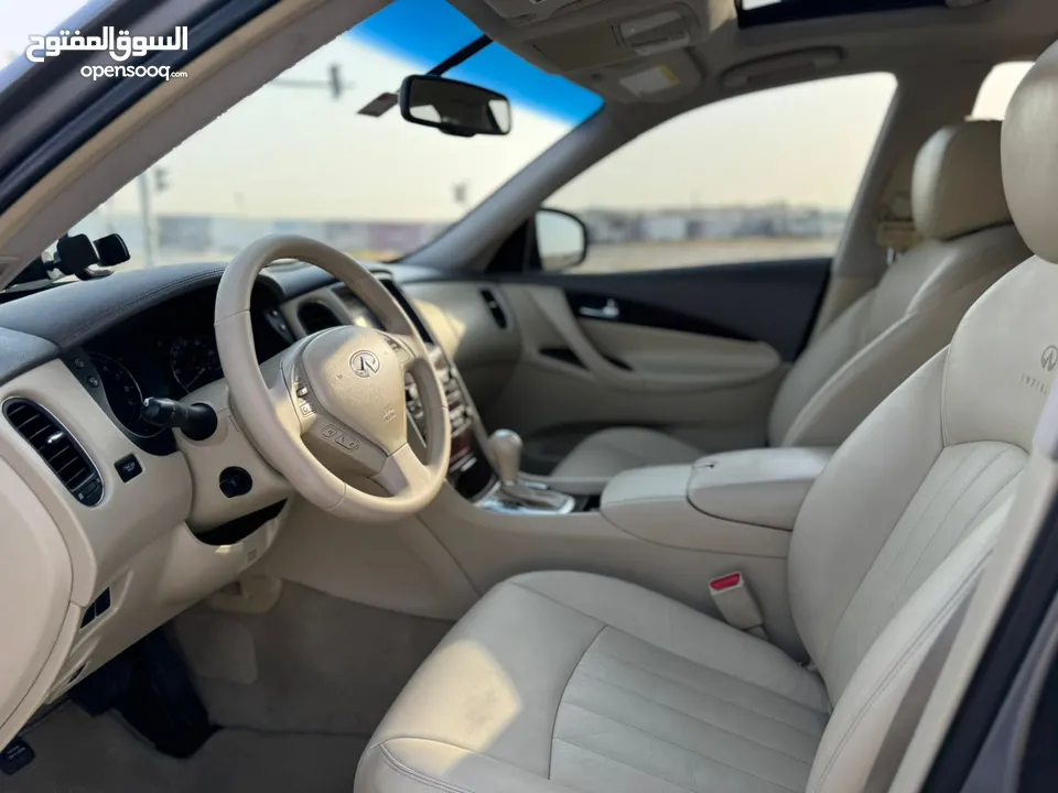 Infiniti QX50  / 2014 / GCC full option free accident very clean car and very good condition