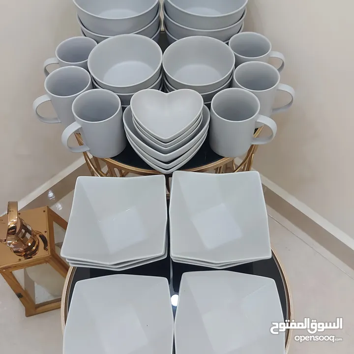 طقم صحون وزبادي وكاسات