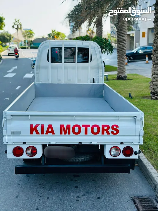 Kia K4000G Pick Up  Cargo Truck 6 wheels  5.5Meter (18 Feet) Year-2017.Single owner Diesel pick up