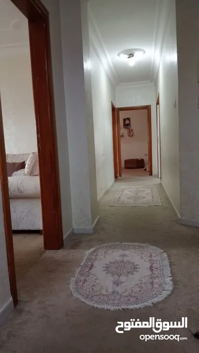شقه ممتازة  للبيع ---اربد -مجمع الشيخ خليل