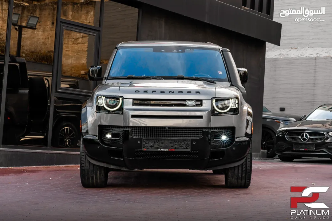 2022 Land Rover Defender P400 110 - Full Accessories Package