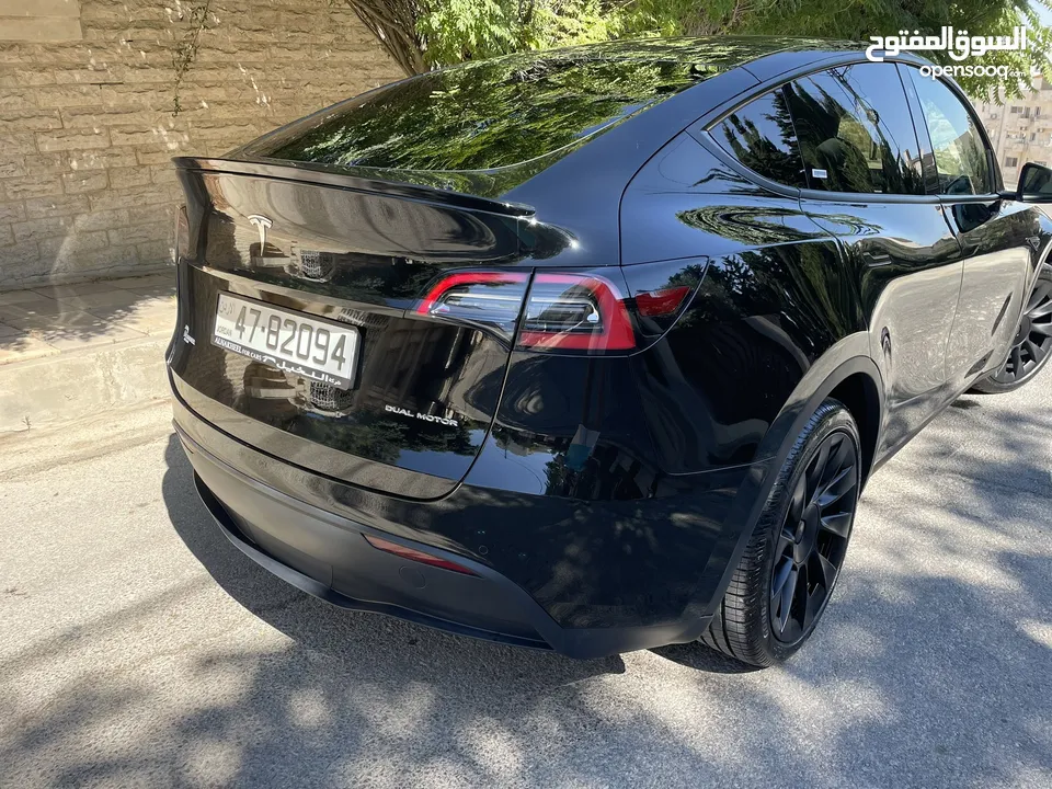 Tesla model Y 2021