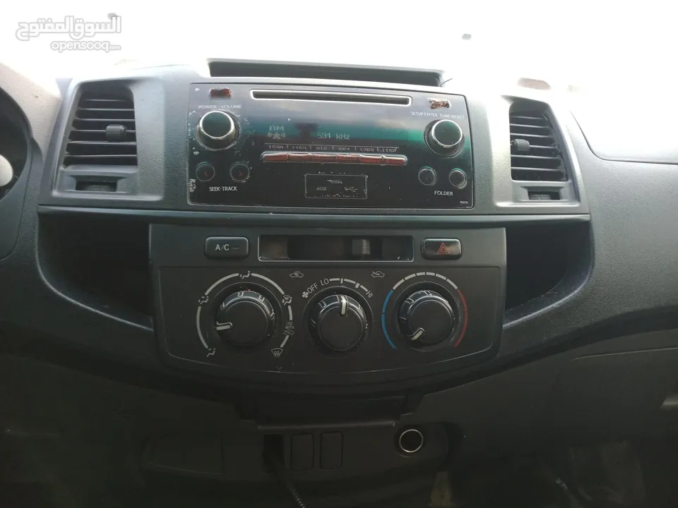 Toyota Hilux V4 2.7L(Meat fridge) Model2014