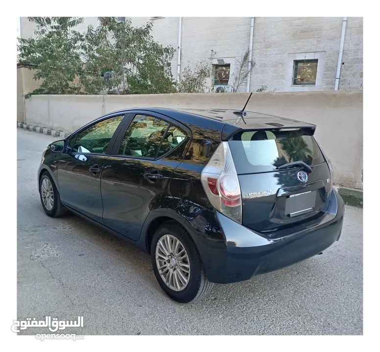 ‎تويوتا بريوس C موديل 2013 بحالة الوكالة