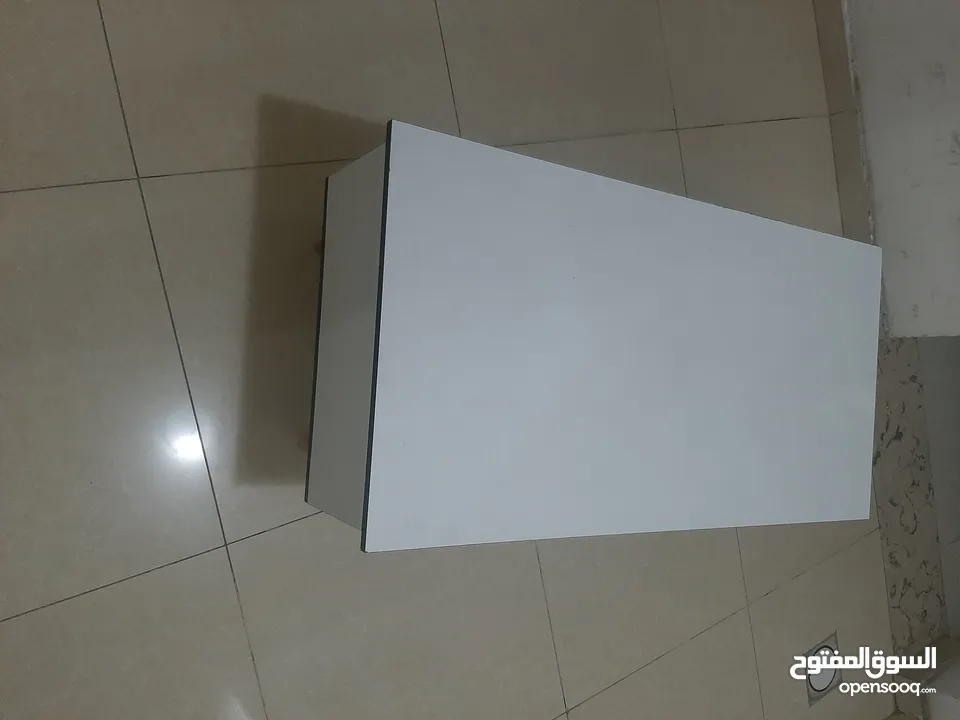 طاولت تلفزيون مستعمله