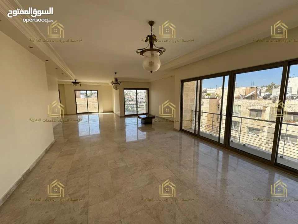 عرض فاخر --- جديد لم يسكن ----