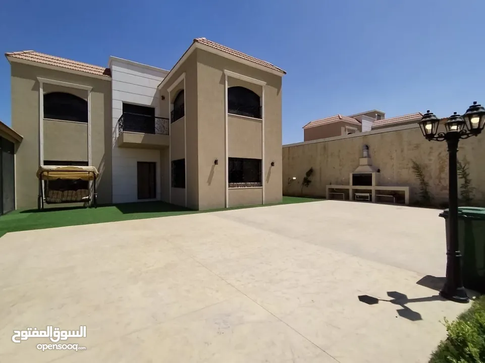 giving city مدينة تظم مجموعه شاليهات فخمه  اهلا وسهلا بالجميع  شاليه حجم صغير  شاليه كبير مسبح اطفال