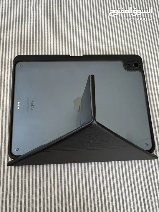 IPad Air 5 blue 256GB used like new