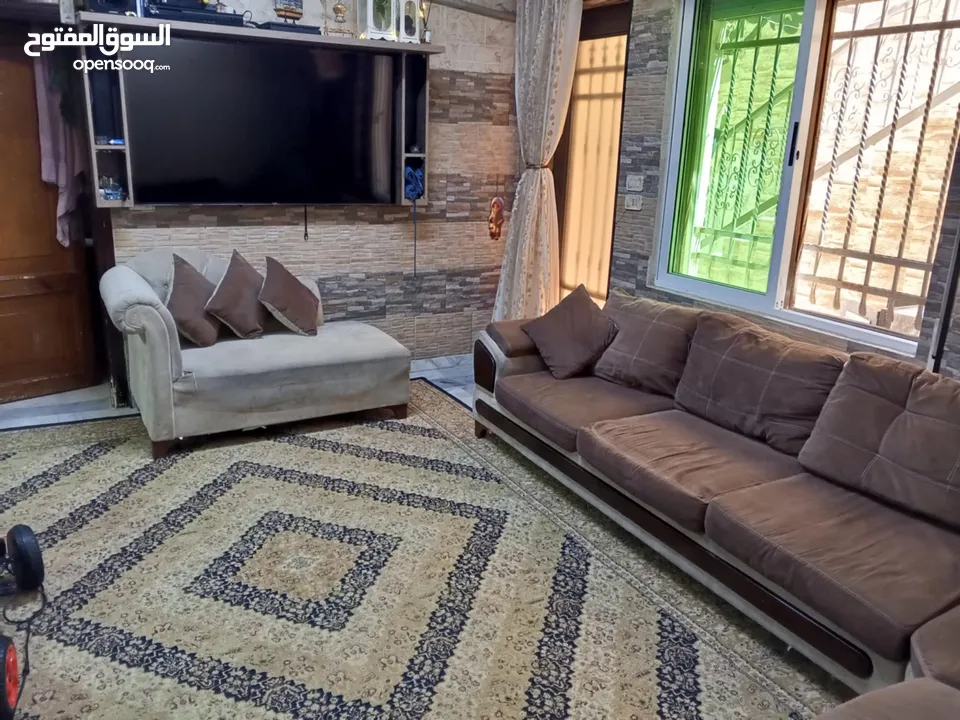 طقم كنب مستعمل بحاله جيدة