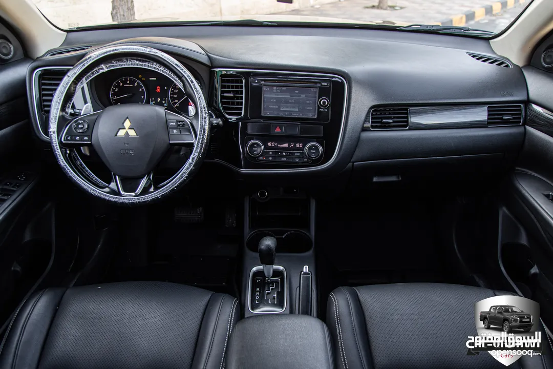 Mitsubishi Outlander 2016    السيارة بحالة الوكالة