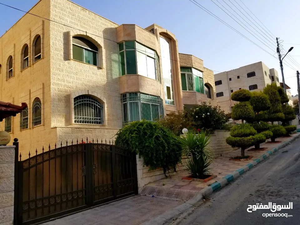 فيلا للبيع الجبيهة