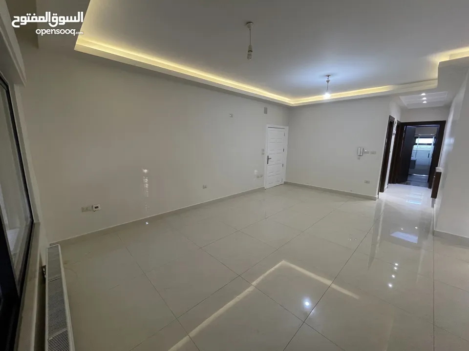 شقة للايجار في الصويفية ( Property 40726 ) سنوي فقط