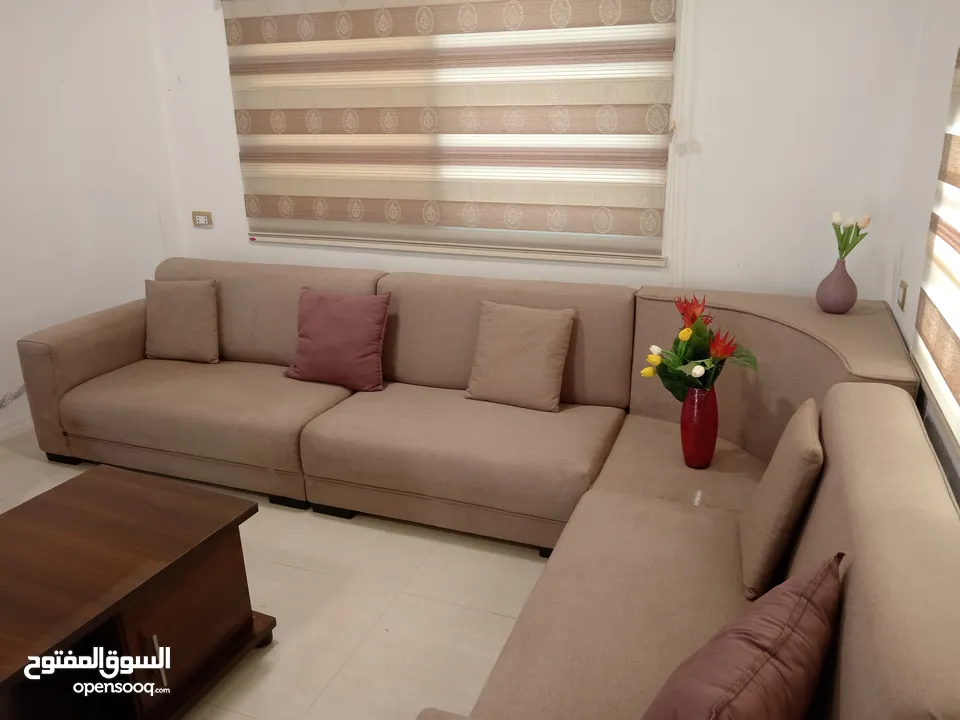 كورنر عائلي بحاله ممتازه