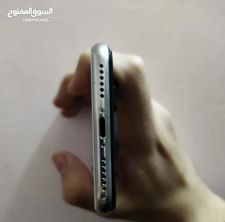 للبيع iPhone X بحالة ممتازة – سعر مميز! 100x100شرعي مساحه 64 بطاريه 70