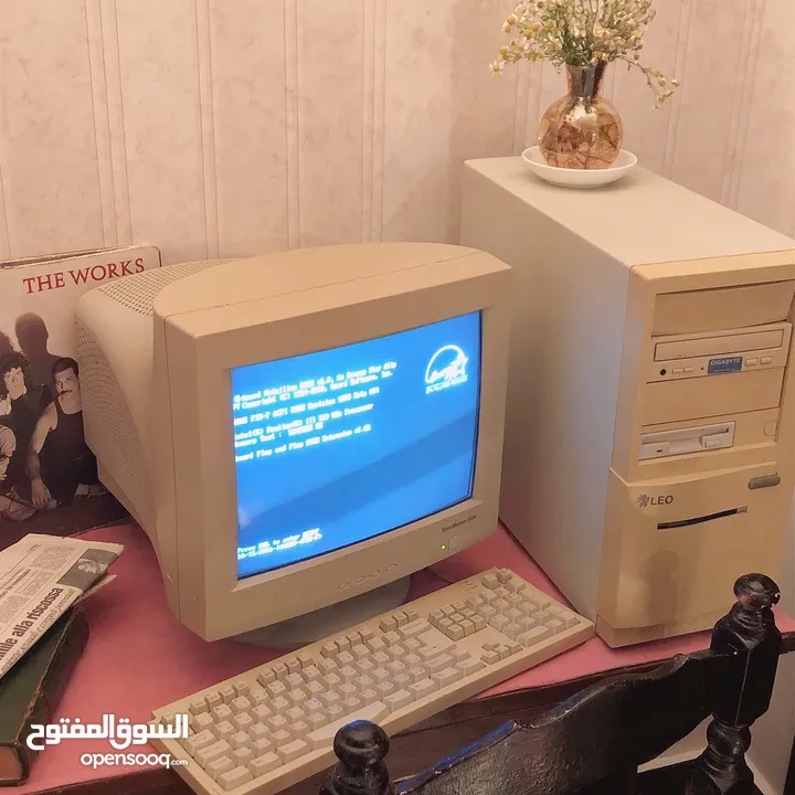 جهاز كمبيوتر 90s