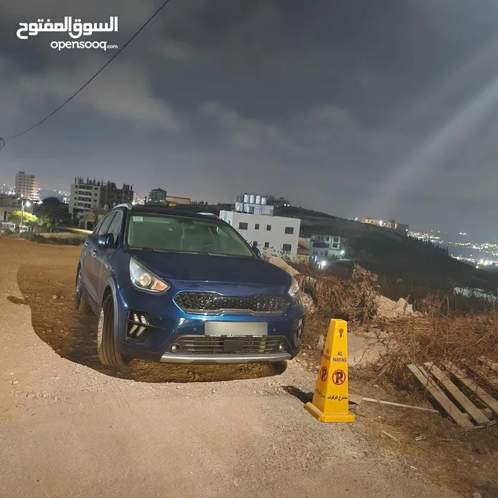 Kia nero 2018 فل اضافات البوز الجديد  سيارة جدا اقتصادية 18 ل 20 على اللتر