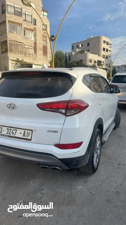 جيب توسان 2018 أبيض  متور 2000 فحص نخب  ديزل  اوتوماتيك