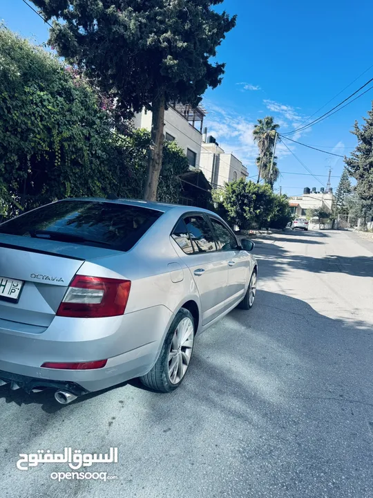 سكودا اوكتافيا ديزل 2000 اوتوماتيك ليد امامي ليد خلفي موديل 2018/17 اصل برايفيت