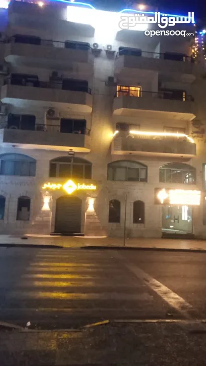 محل ارضي في العقبه في شارع الحمامات التونسيه اهم شوراع العقبه ، محل ارضي مع او بدون تسويه بمساحه 250