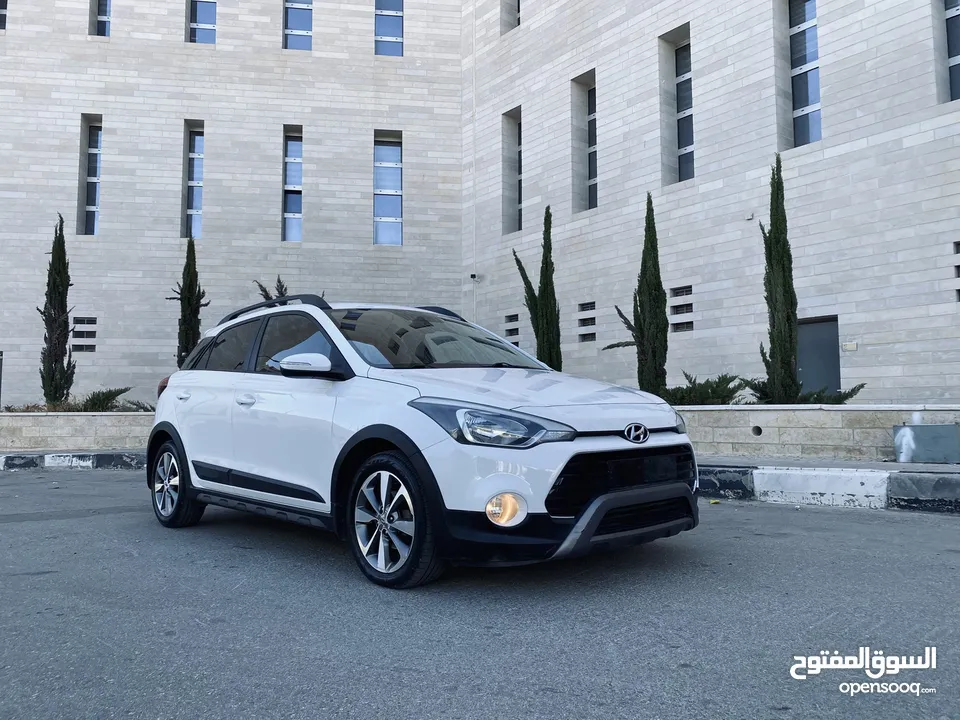 ميني جيب مميز من هيونداي i20 Active للبيع