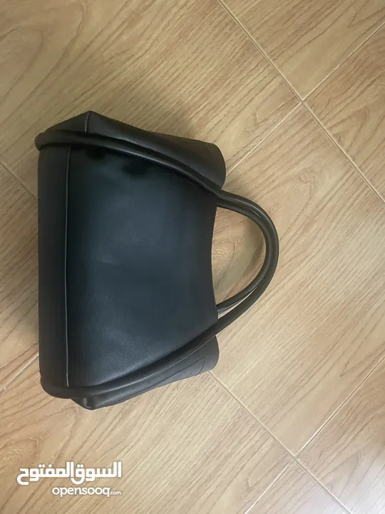chris bella black leather purse for women. شنتة/شنطة/حقيبة كريس بيلا جلد اسود نسائية حجم كبير جديدة