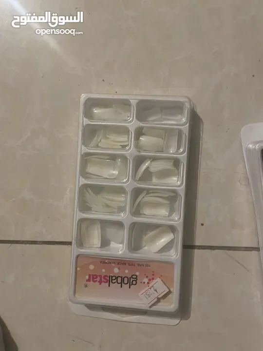 عدة جل كلر واكستنشن للبيع الوان مختلفه جل كلر  واحجام مختلفة واجهزه ومستلزمات صالونات للشعر  وهديه ع