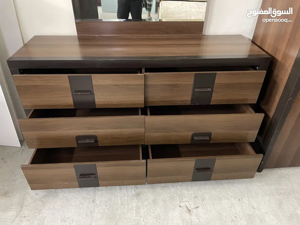 Selling home canter king bedroom set